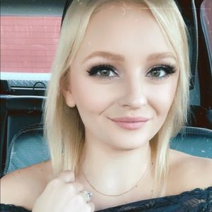 Meet your Posher, Carly